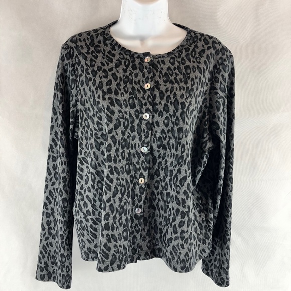 grey cardigan sweater outfit